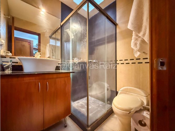 Casa de 5 alcobas en venta en Cumbres, Envigado, 278 m² · foto 13 de 22