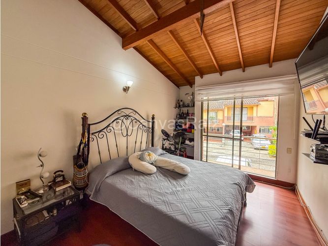 Casa de 5 alcobas en venta en Cumbres, Envigado, 278 m² · foto 14 de 22