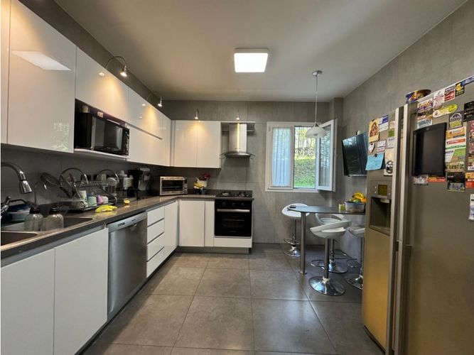 Casa de 5 alcobas en venta en La Doctora, Sabaneta, 550 m² · foto 1 de 24