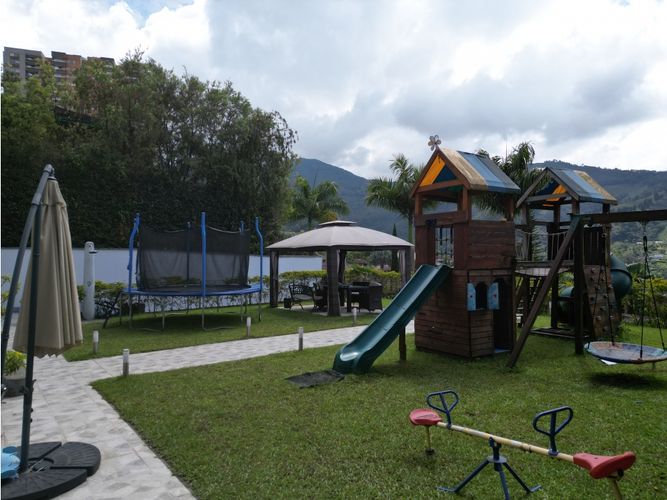 Casa de 5 alcobas en venta en La Doctora, Sabaneta, 550 m² · foto 23 de 24