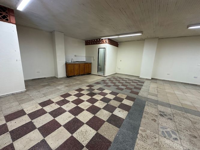 Local en arriendo en Bellavista, Bello, 180 m² · foto 2 de 7