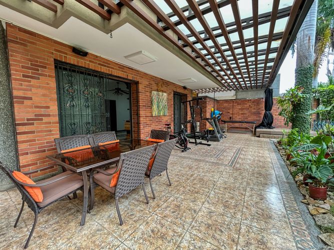 Casa de 4 alcobas en venta en Ciudad Jardin, Cali, 390 m² · foto 11 de 24