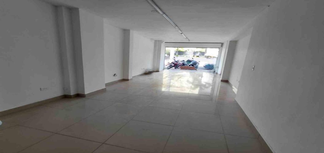 Local en arriendo en Conquistadores, Medellín, 38 m² · foto 2 de 5