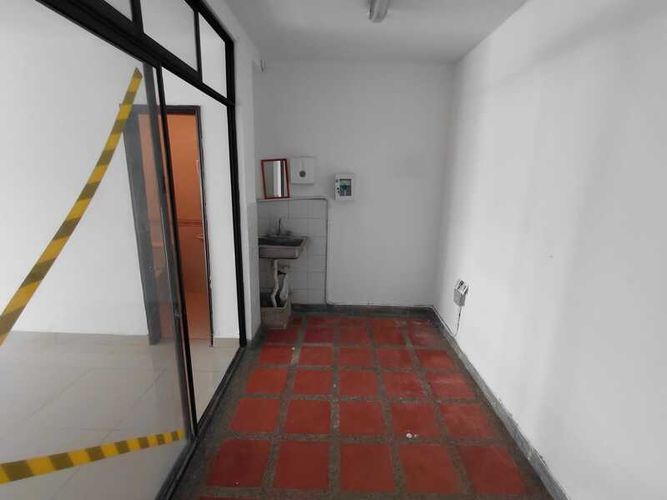 Local en arriendo en Conquistadores, Medellín, 38 m² · foto 3 de 5