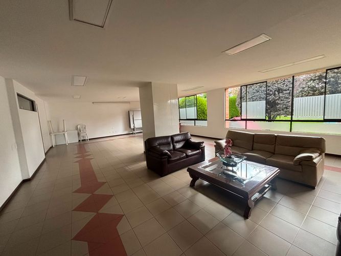 Apartamento de 4 alcobas en venta en Colina Campestre, Bogotá, 140 m² · foto 2 de 24