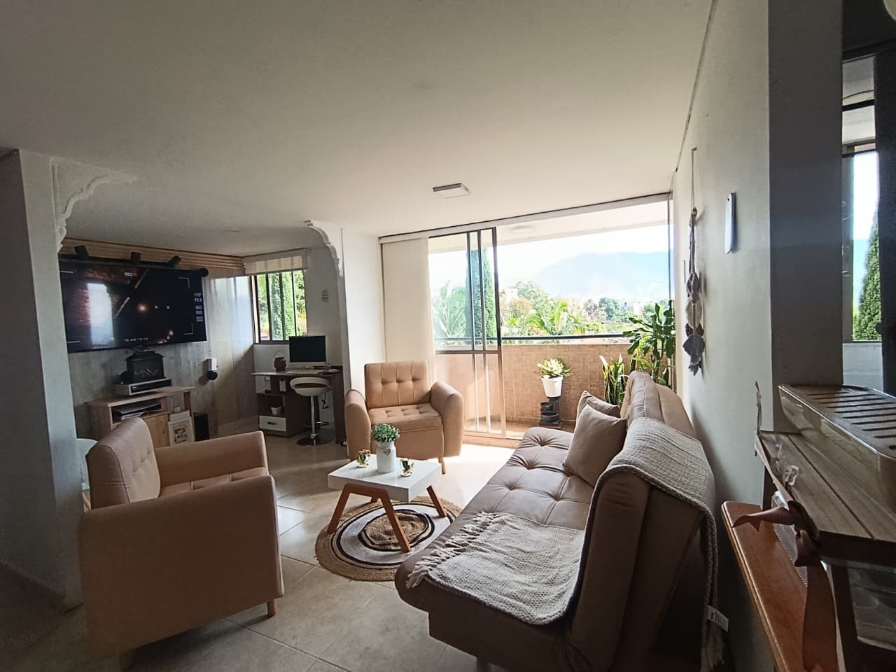 Apartamento en venta en La Ferreria, La Estrella · foto 2 de 24