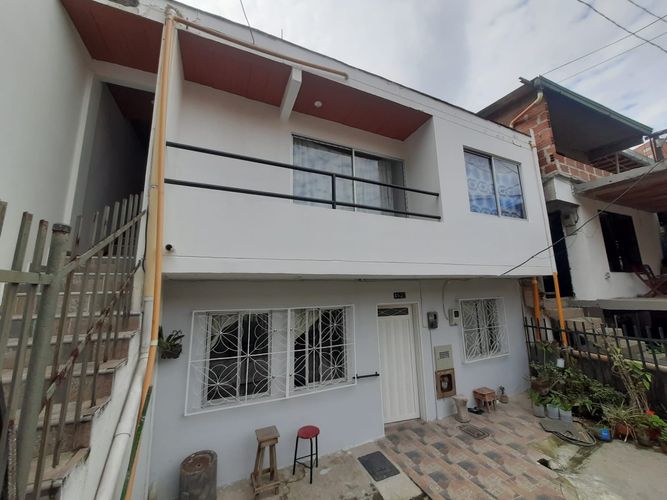 Apartamento de 3 alcobas en venta en La Gabriela, Bello, 79 m² · foto 2 de 21