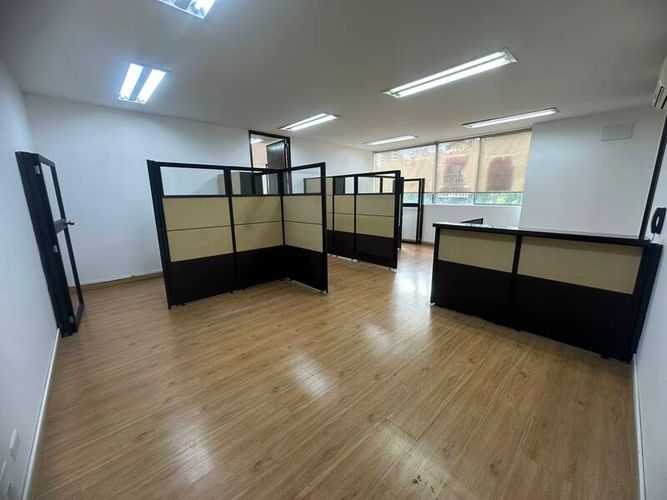 Oficina en arriendo en El Poblado, Medellín, 75 m² · foto 3 de 7