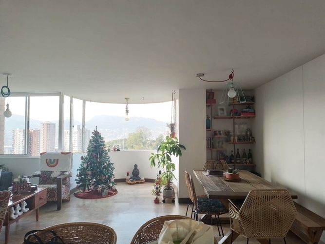 Apartamento de 3 alcobas en venta en El Poblado, Medellín, 98 m² · foto 2 de 19