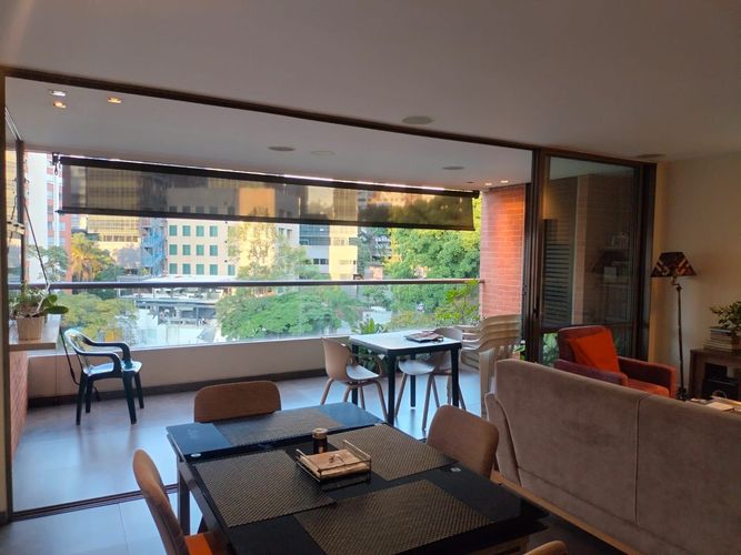 Apartamento de 2 alcobas en venta en El Poblado, Medellín, 115 m² · foto 1 de 17