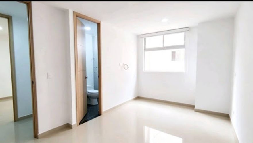 Apartamento de 4 alcobas en arriendo en Urbanizacion Bosques De La Capellania, Medellín, 100 m² · foto 3 de 9