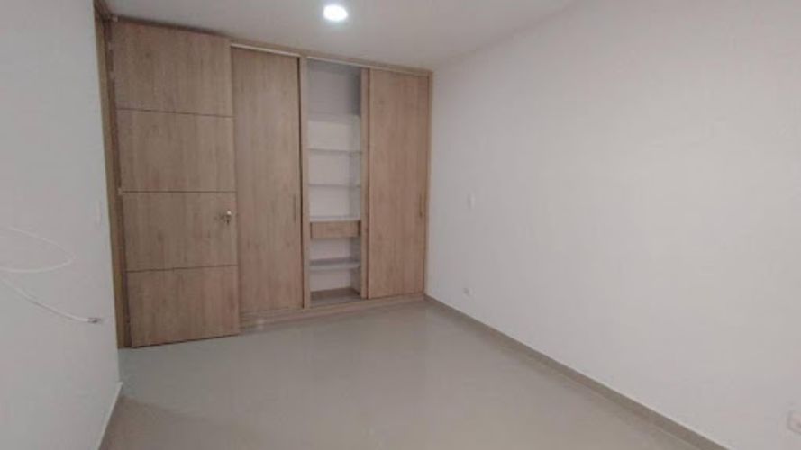 Apartamento de 4 alcobas en arriendo en Urbanizacion Bosques De La Capellania, Medellín, 100 m² · foto 8 de 9