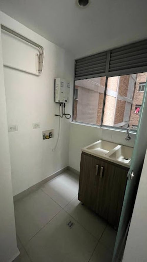 Apartamento de 2 alcobas en arriendo en Ciudad Del Río, Medellín, 82 m² · foto 6 de 16