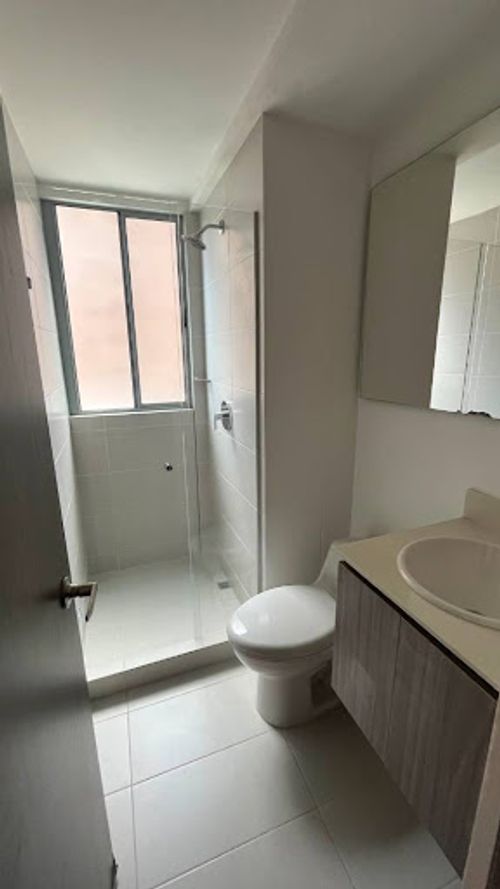 Apartamento de 2 alcobas en arriendo en Ciudad Del Río, Medellín, 82 m² · foto 11 de 16