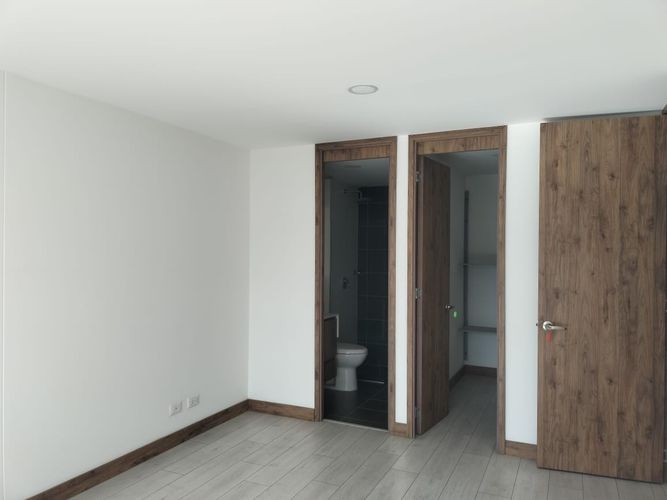 Apartamento de 2 alcobas en venta en El Poblado, Medellín, 86 m² · foto 10 de 16