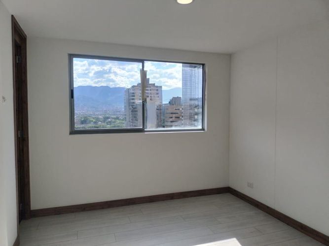 Apartamento de 2 alcobas en venta en El Poblado, Medellín, 86 m² · foto 14 de 16