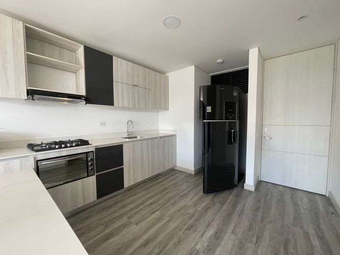Apartaestudio en venta en El Poblado, Medellín, 57 m² · foto 4 de 14