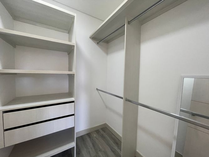 Apartaestudio en venta en El Poblado, Medellín, 57 m² · foto 7 de 14
