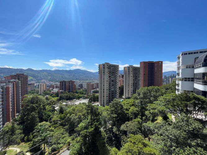 Apartaestudio en venta en El Poblado, Medellín, 57 m² · foto 12 de 14