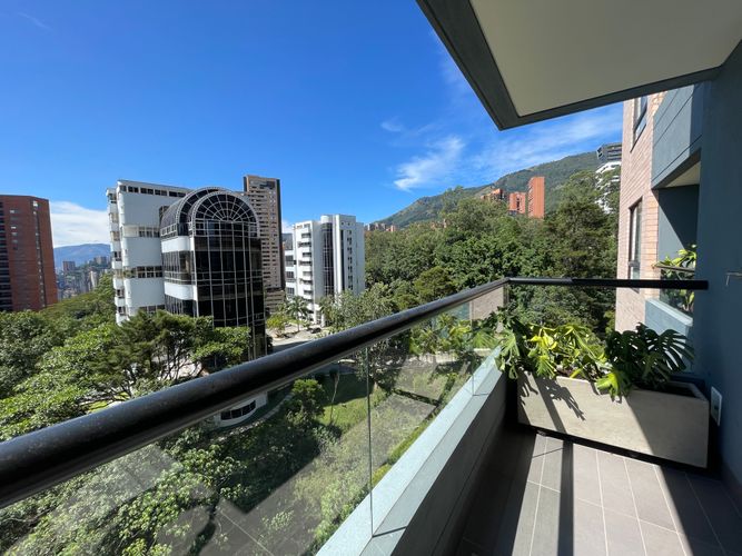 Apartaestudio en venta en El Poblado, Medellín, 57 m² · foto 13 de 14
