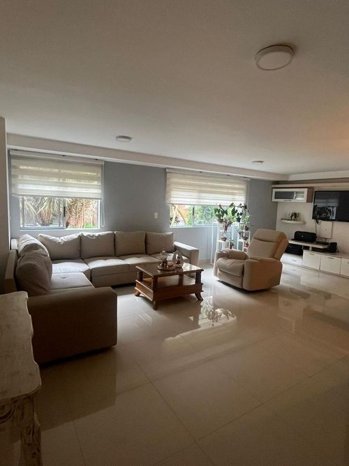Apartamento de 4 alcobas en venta en Belén, Medellín, 117 m² · foto 2 de 19