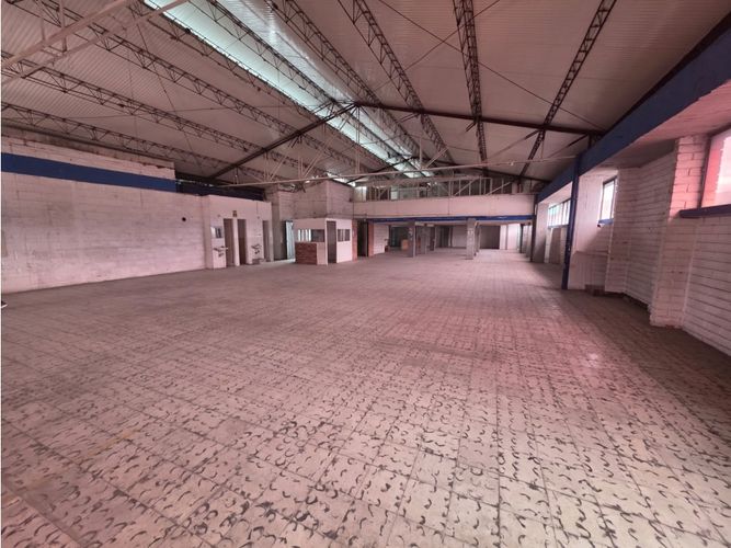 Bodega en arriendo en El Poblado, Medellín, 439 m² · foto 4 de 18
