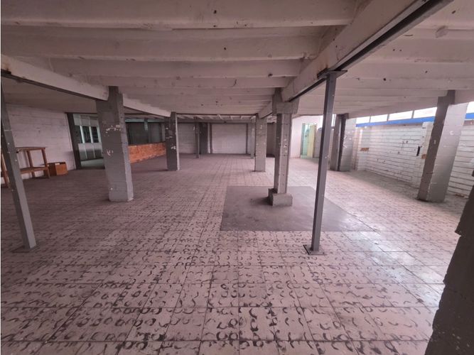 Bodega en arriendo en El Poblado, Medellín, 439 m² · foto 5 de 18