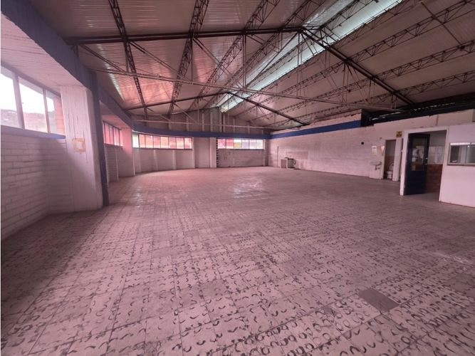 Bodega en arriendo en El Poblado, Medellín, 439 m² · foto 7 de 18
