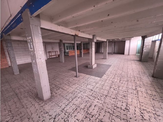 Bodega en arriendo en El Poblado, Medellín, 439 m² · foto 8 de 18