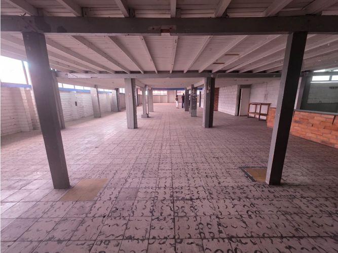 Bodega en arriendo en El Poblado, Medellín, 439 m² · foto 9 de 18