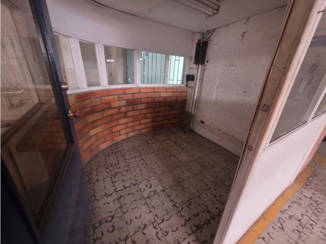 Bodega en arriendo en El Poblado, Medellín, 439 m² · foto 11 de 18