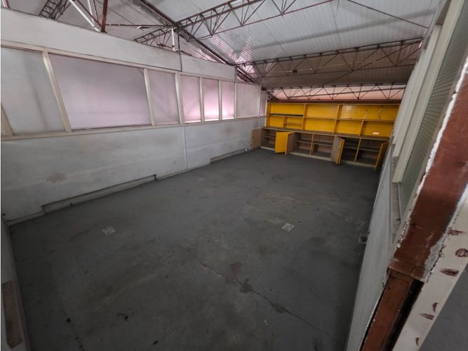 Bodega en arriendo en El Poblado, Medellín, 439 m² · foto 12 de 18