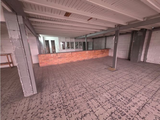 Bodega en arriendo en El Poblado, Medellín, 439 m² · foto 13 de 18