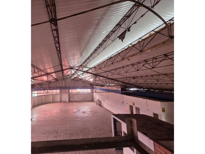 Bodega en arriendo en El Poblado, Medellín, 439 m² · foto 14 de 18