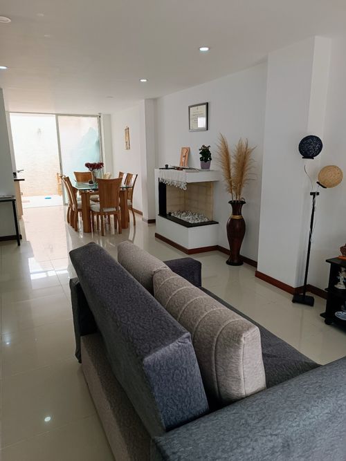 Casa de 3 alcobas en venta en Cota, 170 m² · foto 3 de 18