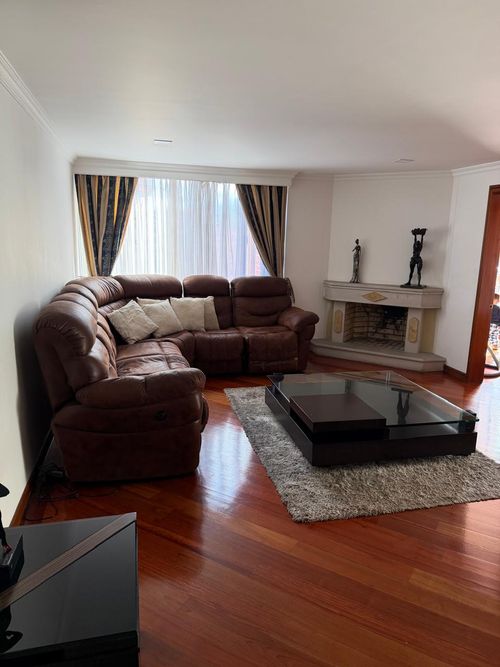 Apartamento de 4 alcobas en venta en La Calleja, Bogotá, 190 m² · foto 3 de 24