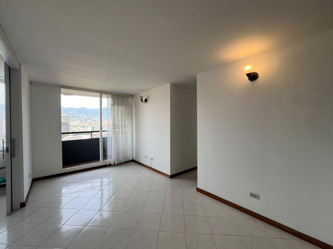 Apartamento de 3 alcobas en arriendo en El Poblado, Medellín, 69 m² · foto 2 de 15