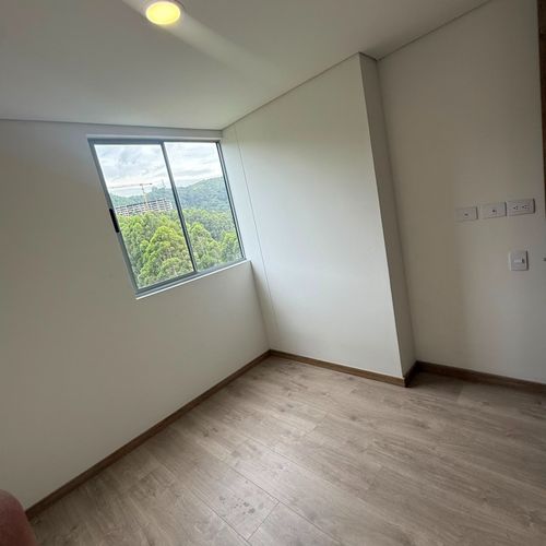Apartamento de 2 alcobas en venta en San Jose, Sabaneta, 72 m² · foto 18 de 24