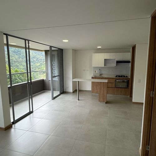 Apartamento de 2 alcobas en venta en San Jose, Sabaneta, 72 m² · foto 3 de 24