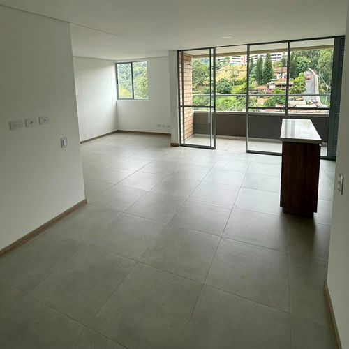 Apartamento de 2 alcobas en venta en San Jose, Sabaneta, 72 m² · foto 2 de 24
