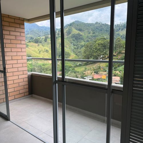 Apartamento de 2 alcobas en venta en San Jose, Sabaneta, 72 m² · foto 9 de 24