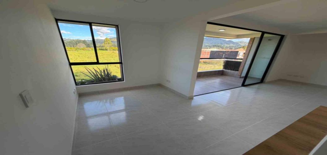 Apartamento de 2 alcobas en venta en La Ceja, 62 m² · foto 2 de 14