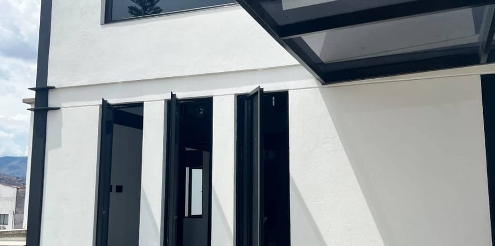 Apartamento de 1 alcoba en arriendo en Guayaquil, Medellín, 130 m² · foto 2 de 8
