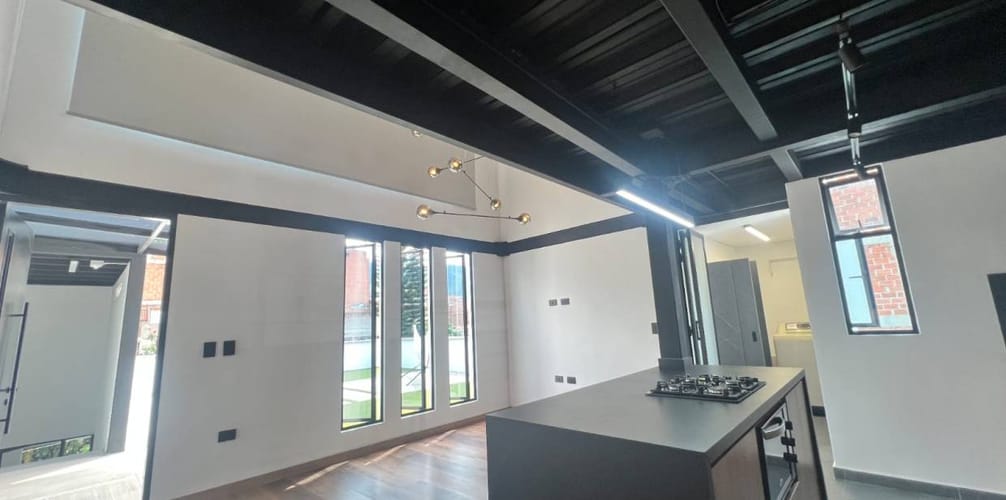 Apartamento de 1 alcoba en arriendo en Guayaquil, Medellín, 130 m² · foto 4 de 8