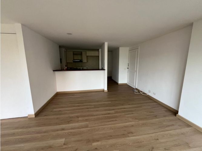 Apartamento de 2 alcobas en arriendo en Altos Del Poblado, Medellín, 101 m² · foto 3 de 14
