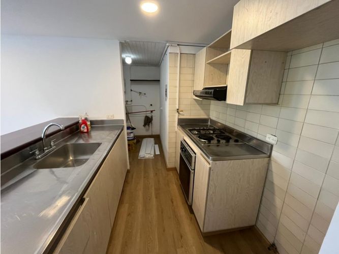 Apartamento de 2 alcobas en arriendo en Altos Del Poblado, Medellín, 101 m² · foto 5 de 14
