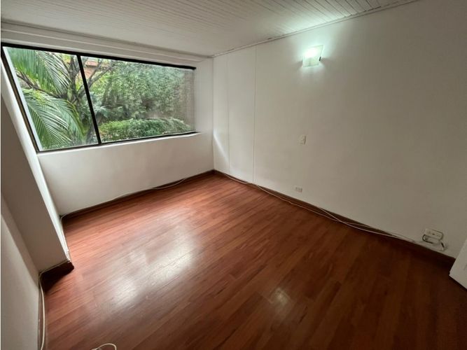 Apartamento de 2 alcobas en arriendo en Altos Del Poblado, Medellín, 101 m² · foto 8 de 14