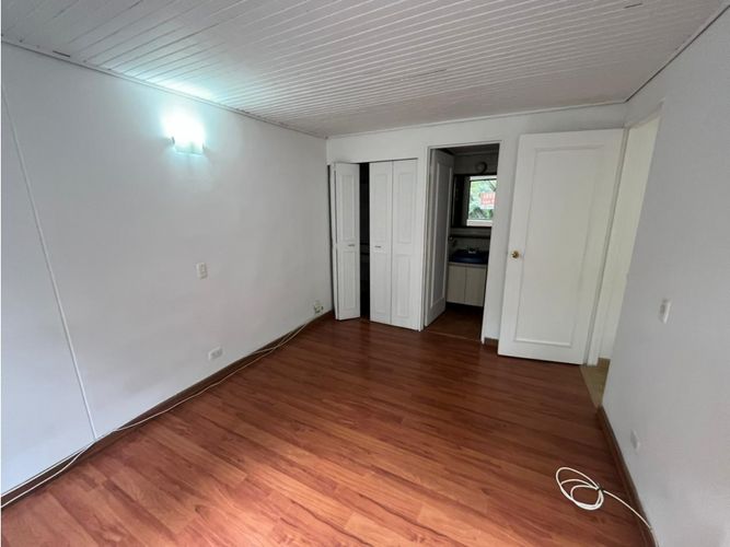 Apartamento de 2 alcobas en arriendo en Altos Del Poblado, Medellín, 101 m² · foto 9 de 14