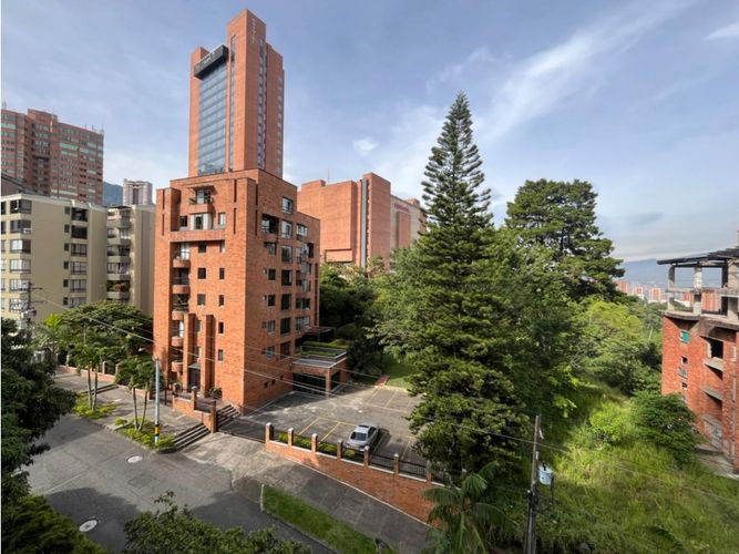 Apartamento de 2 alcobas en arriendo en Altos Del Poblado, Medellín, 101 m² · foto 13 de 14