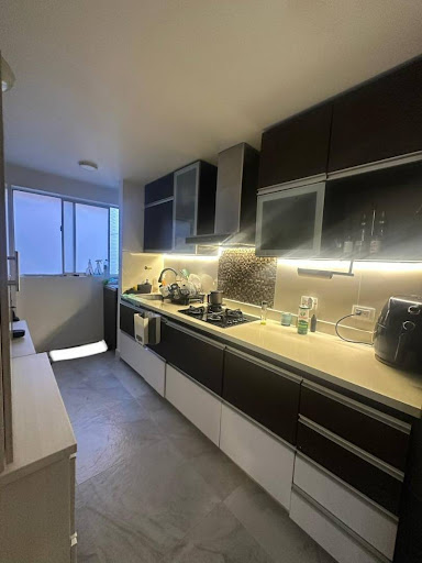 Apartamento en arriendo en Castropol, Medellín · foto 3 de 24